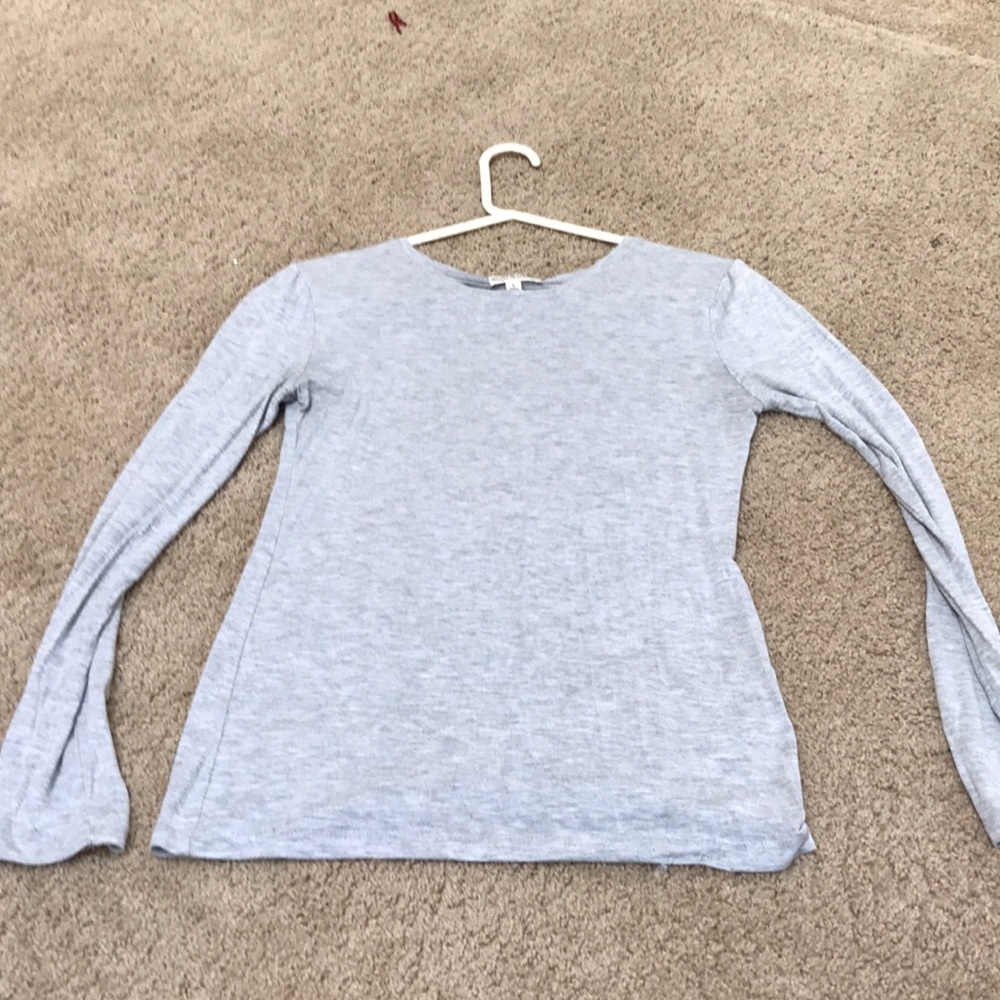 Gray long sleeve tee
